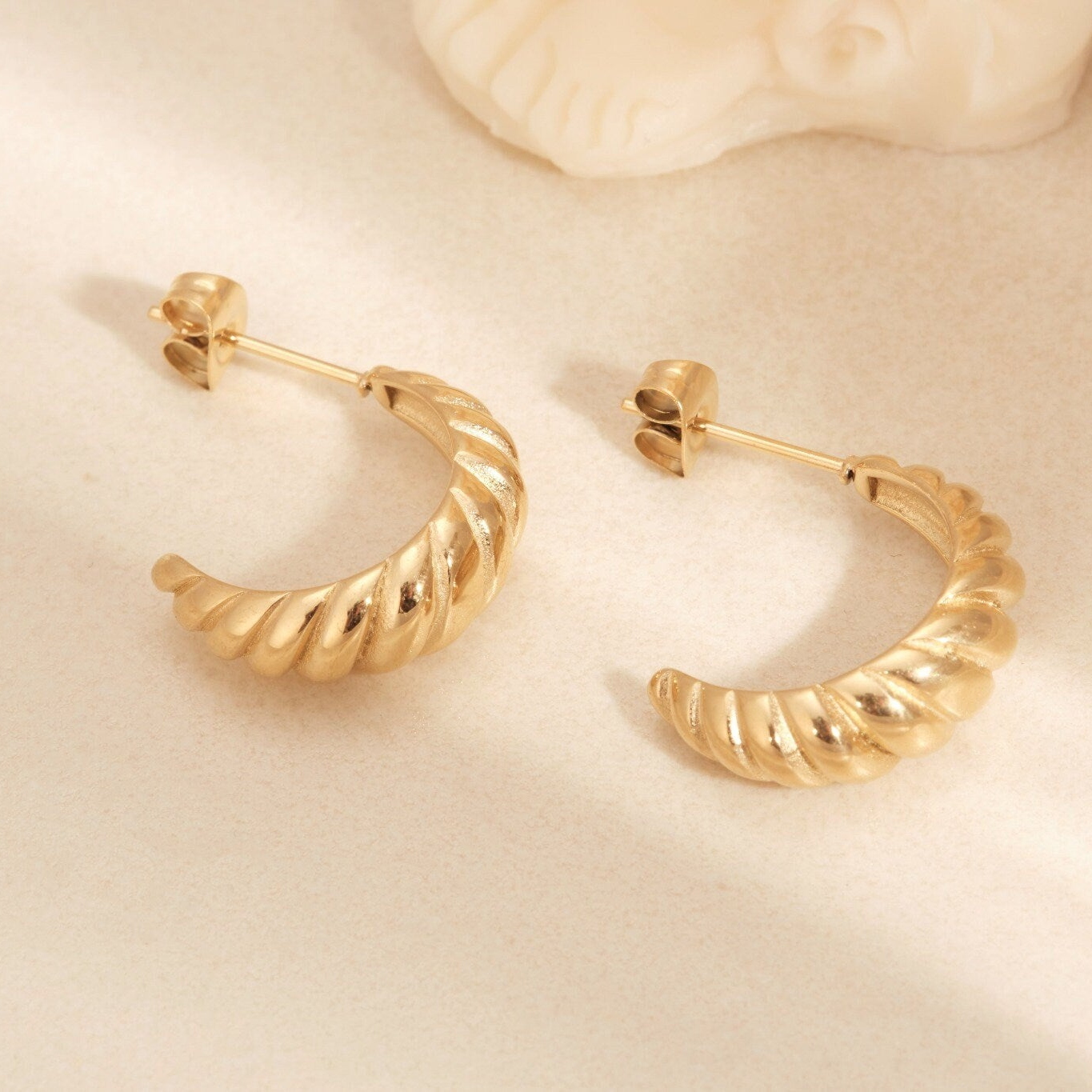 18K Gold Croissant hoop earring, Twisted half hoop earring, Gold Croissant Earrings, Gold twist hoop earrings, Minimalist earring