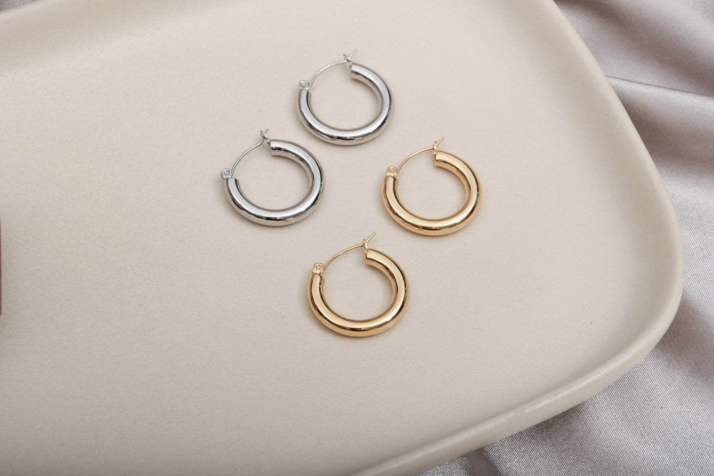 Chunky Gold Hoop Earrings Hypoallergenic 18k Gold Simple Minimalistic Hoops 925 Silver 18k Gold Plated Hypoallergenic Nickle Free Titanium