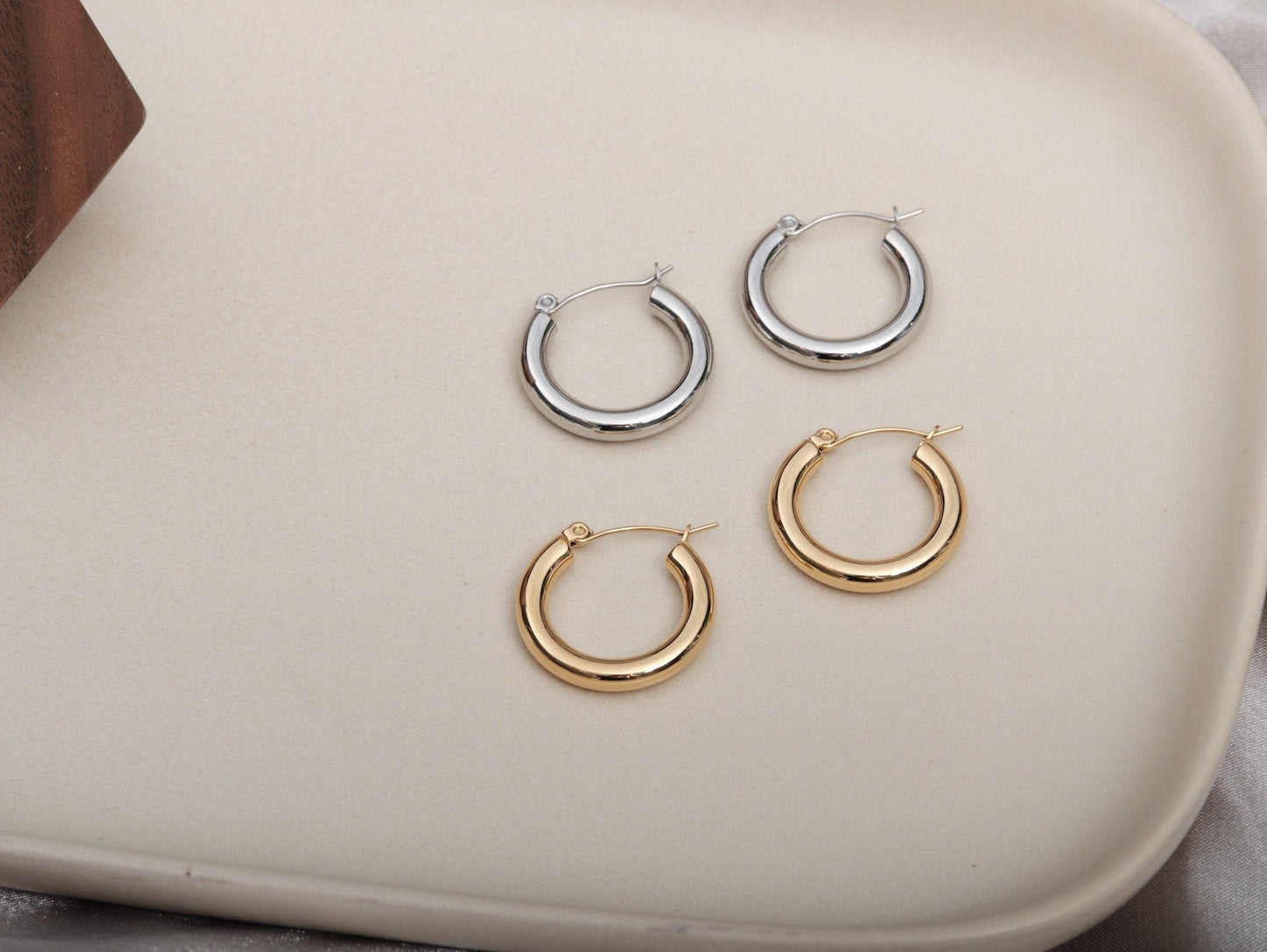 Chunky Gold Hoop Earrings Hypoallergenic 18k Gold Simple Minimalistic Hoops 925 Silver 18k Gold Plated Hypoallergenic Nickle Free Titanium