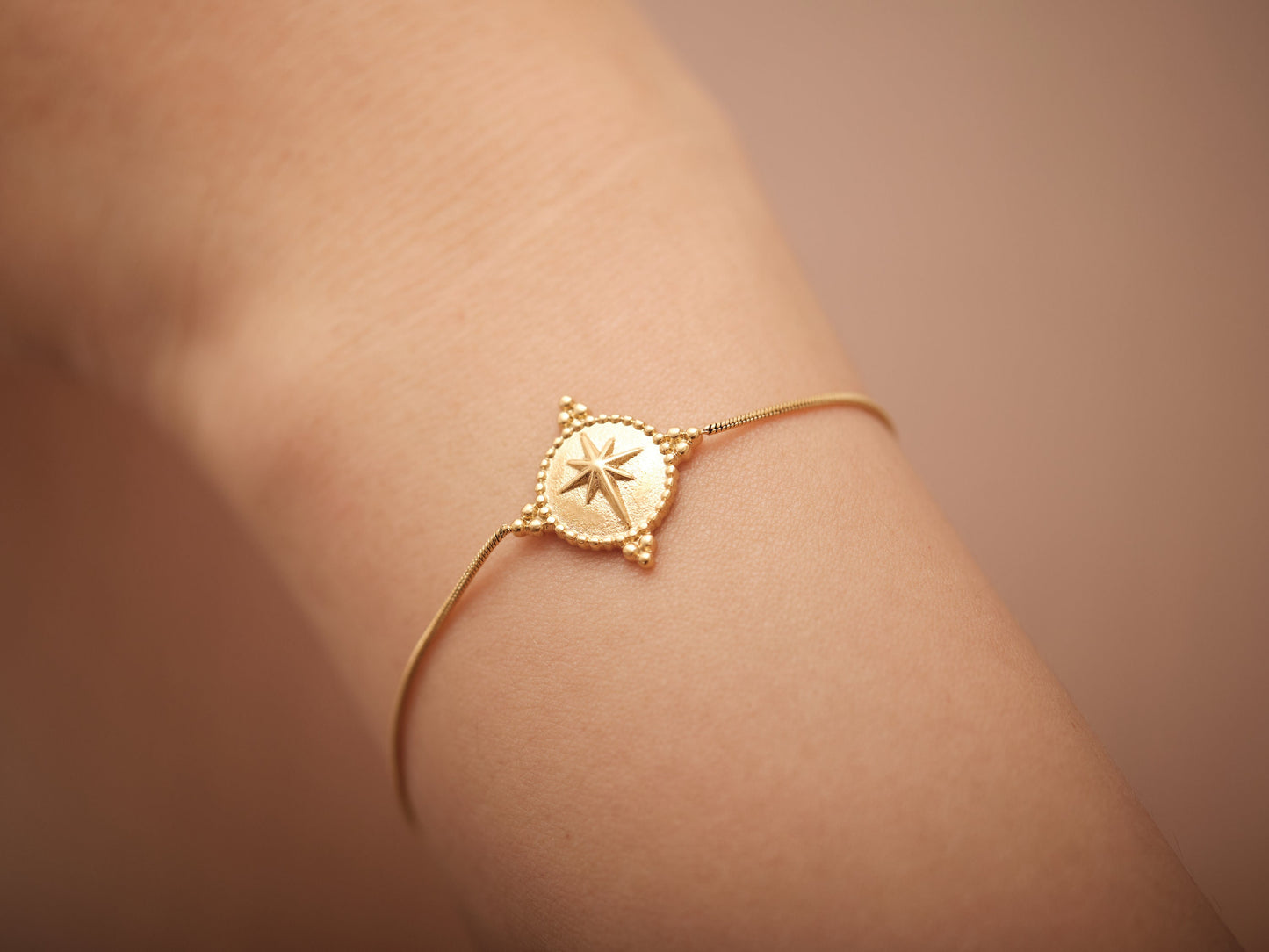 Gold Compass Bracelet, Compass Jewerly, Gold Bracelet, Gold North Star Bracelet, Herringbone Chain, Minimalist, Stacking Braclet, Waterproof