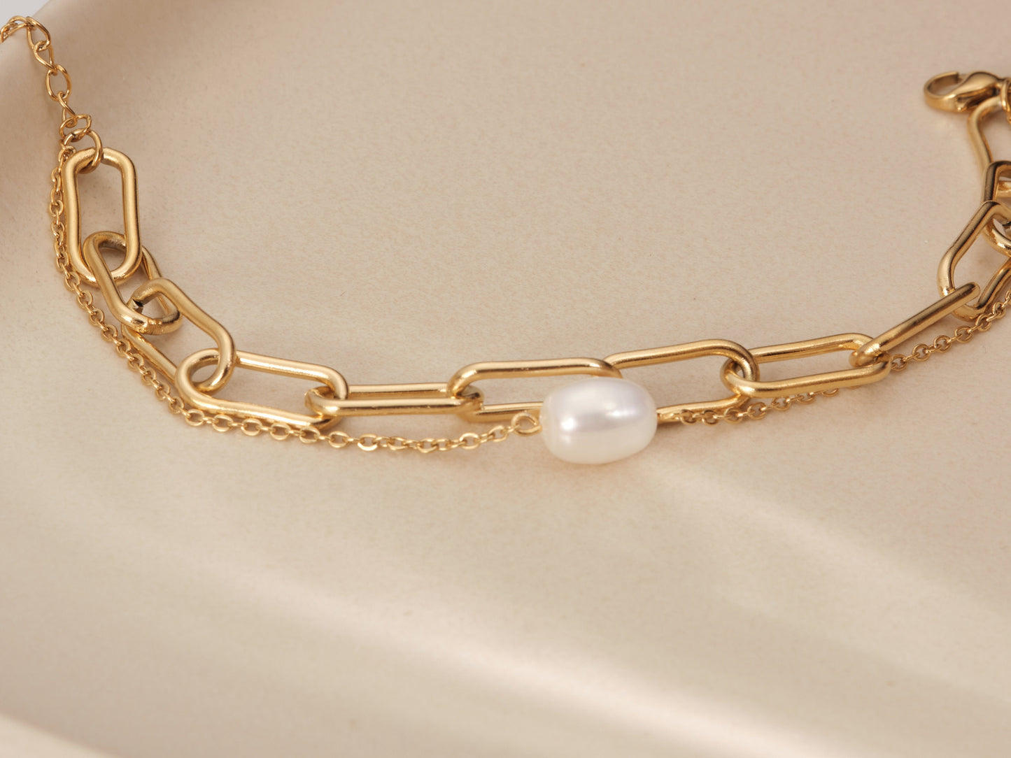 18k gold paperclip chain bracelet with freshwater pearl charm, Double Chain Bracelet, Freshwater pearl Bracelet, Layering Bracelet