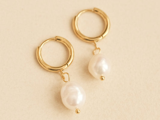 18K Gold Hoop Earring, Pearl Hoop Earring, Baroque Pearl Earring, Bridesmaids Gift, Geometric Earring, Minimalist Earring, Pearl Jewelry