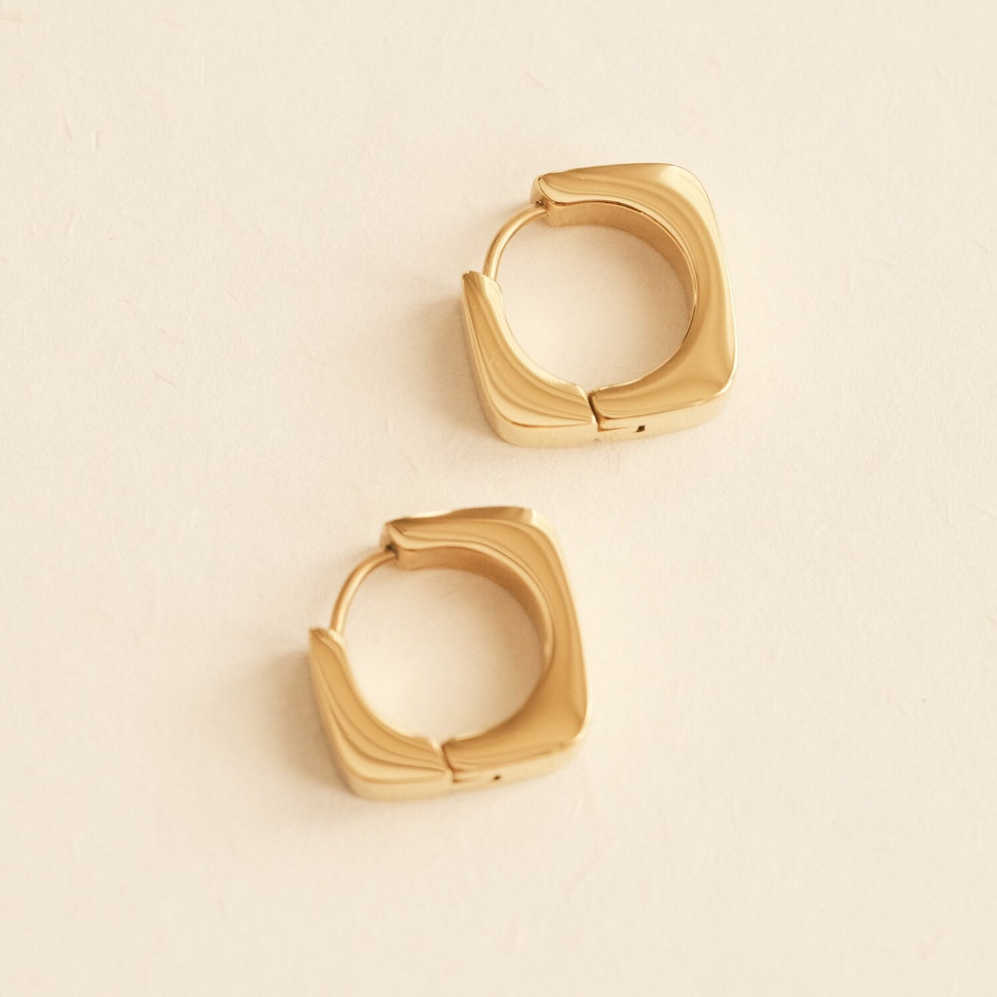 Gold Square Hoop Earring, Square Earring, Gold Earring, Chunky Earring, Gold Huggie Earring, Dainty Earring, Cute Earring, Waterproof Huggie